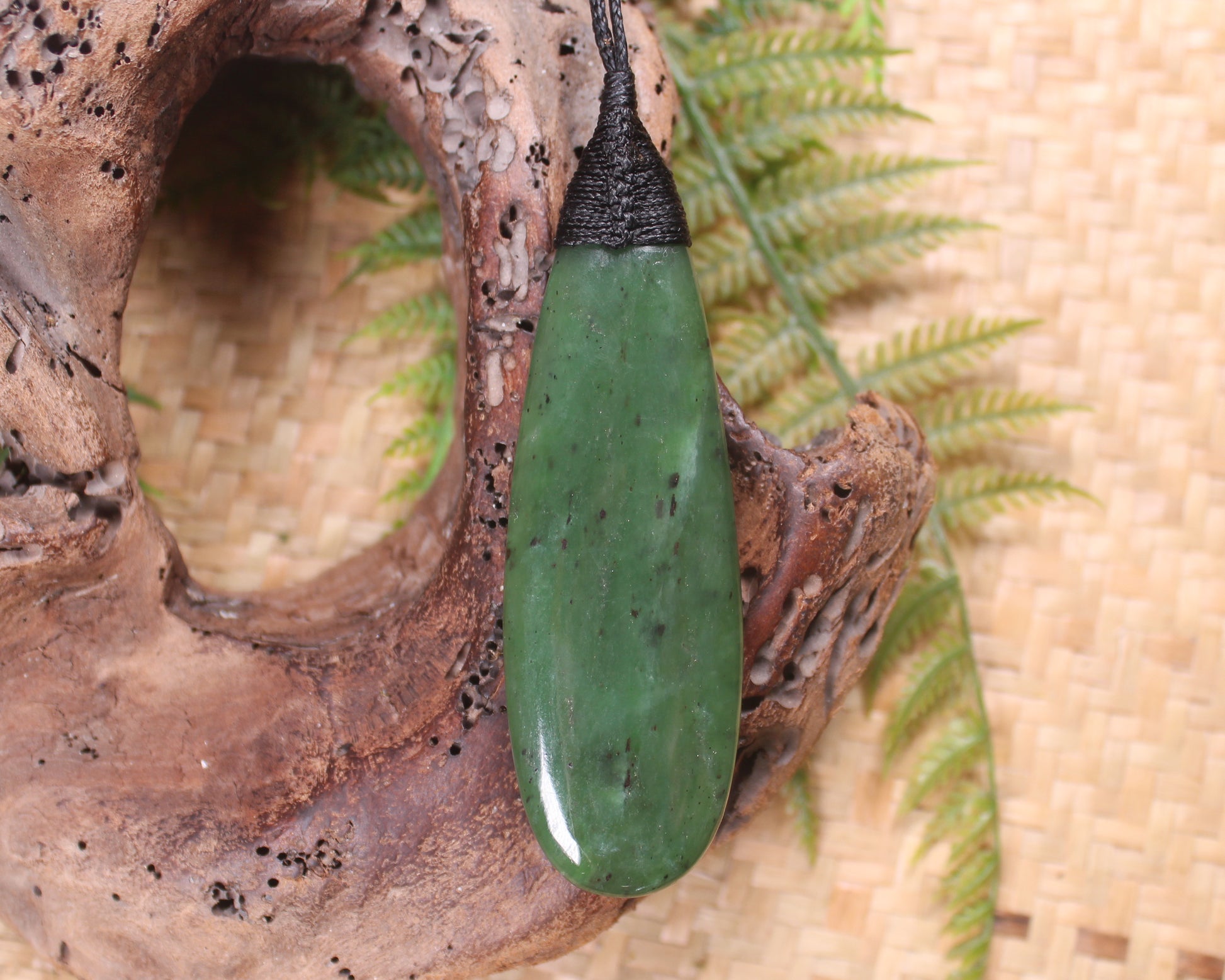 Roimata Teardrop carved from Hapopo Pounamu - NZ Greenstone