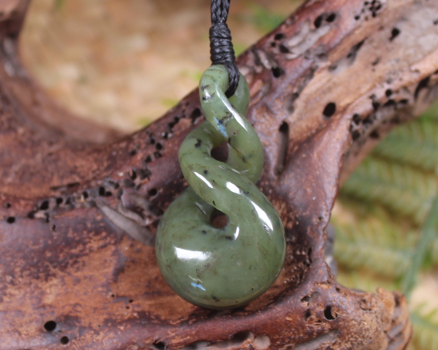 Twist or Pikorua carved from Serpentine