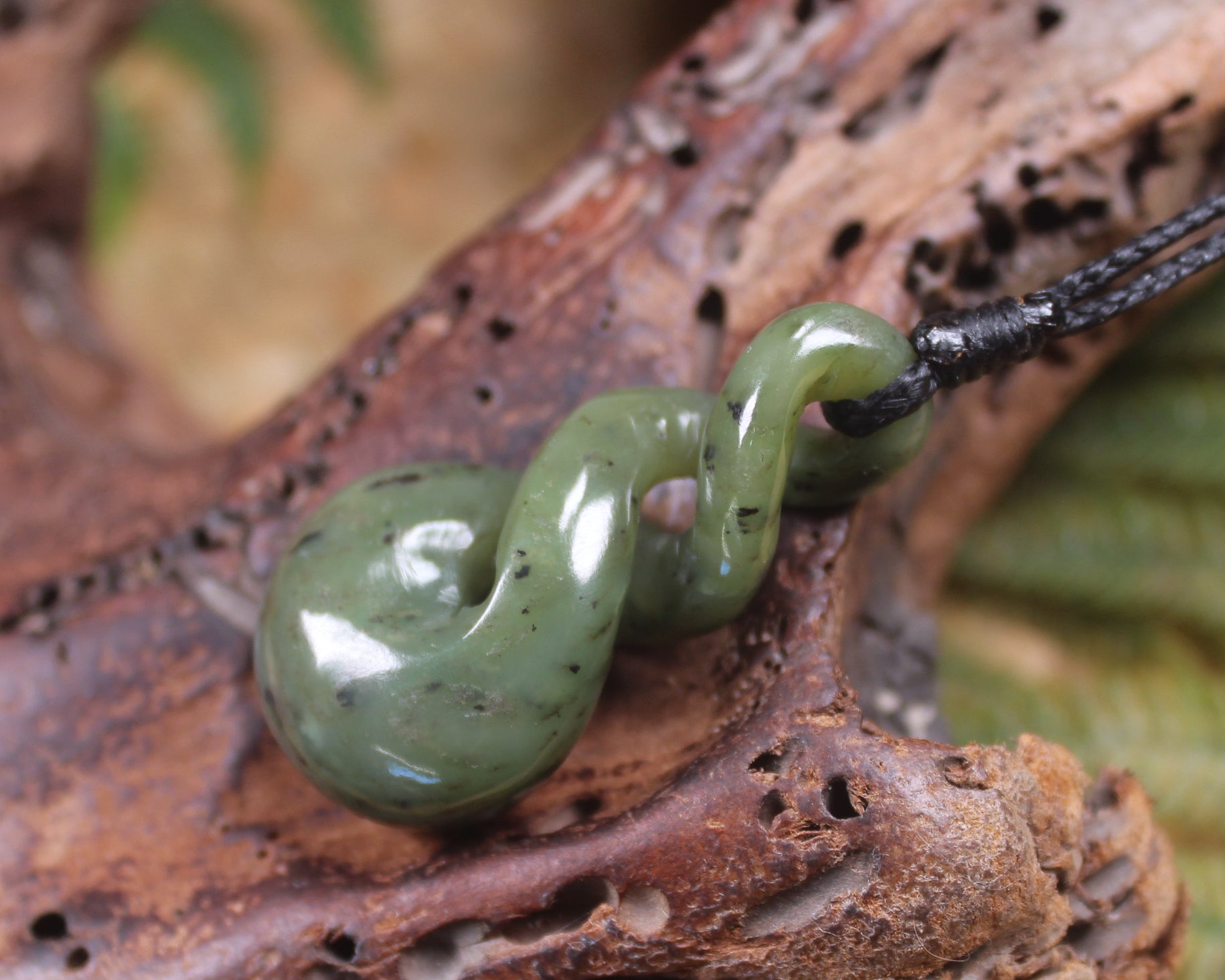 Twist or Pikorua carved from Serpentine