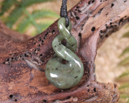 Twist or Pikorua carved from Serpentine