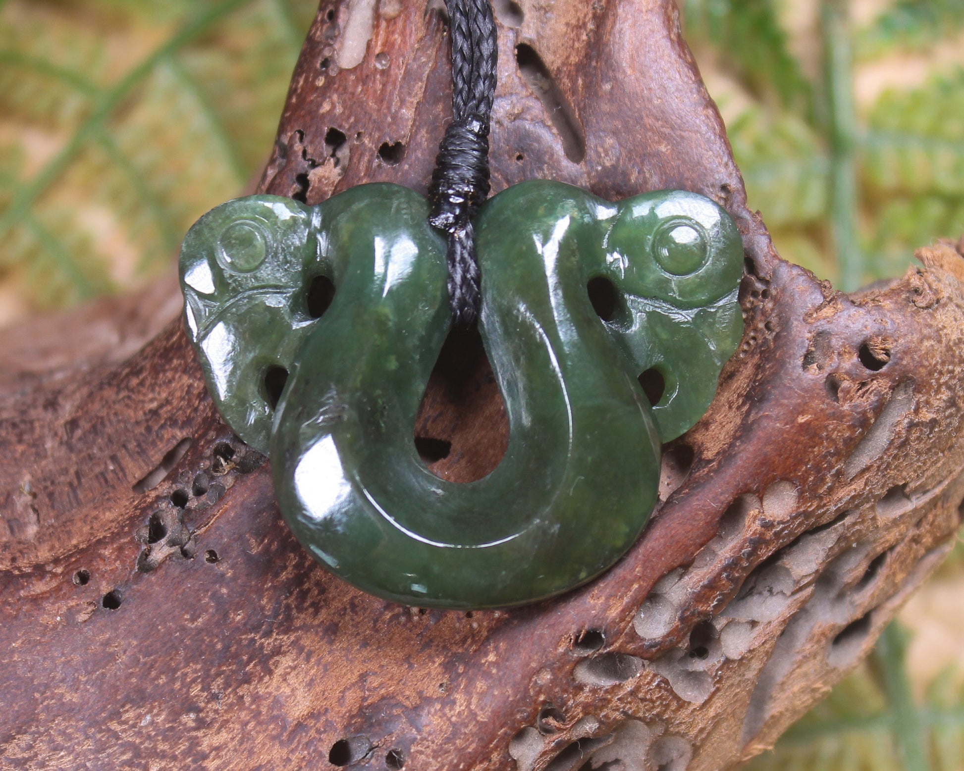 Pekapeka Pendant carved from Kawakawa Pounamu - NZ Greenstone