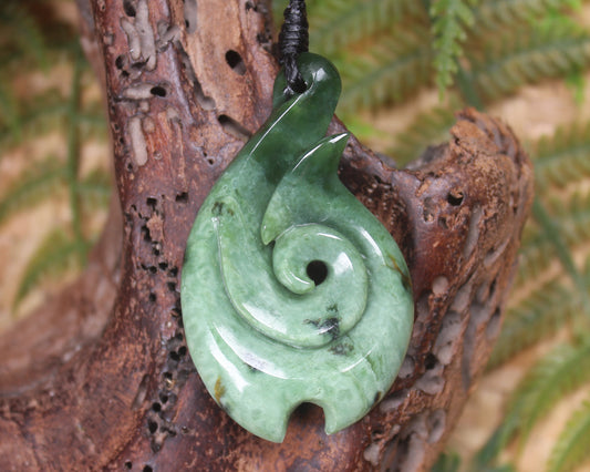 Hei Matau or Fish Hook carved from Kawakawa Pounamu - NZ Greenstone