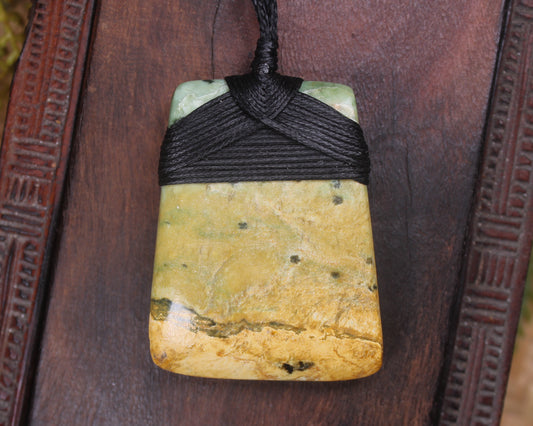 Toki or Adze Pendant carved from Flower Jade Pounamu - NZ Greenstone