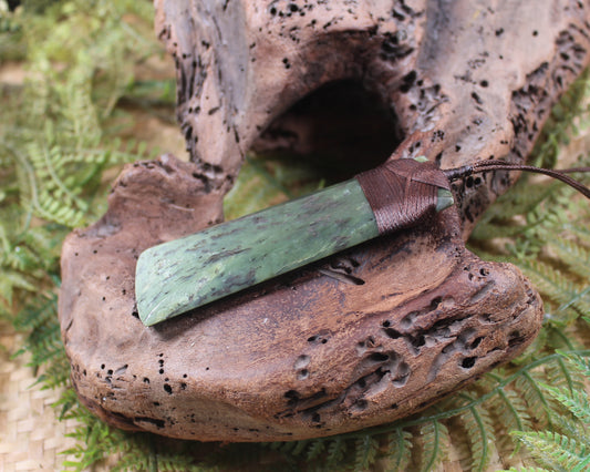 Toki or Adze Pendant carved from Rimu Pounamu - NZ Greenstone