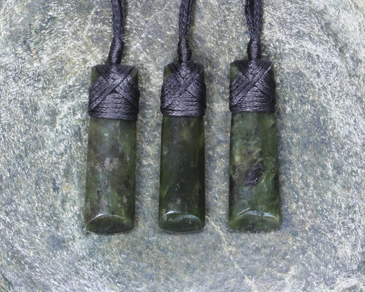 Toki or Adze Pendant carved from Rimu Pounamu - NZ Greenstone