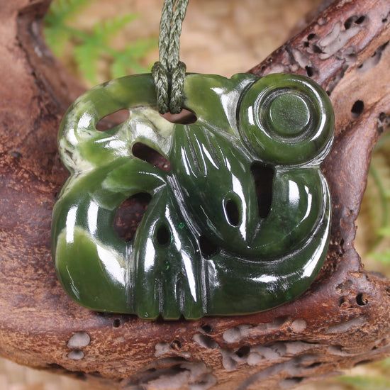 Manaia pendant carved from Rimu Pounamu - NZ Greenstone