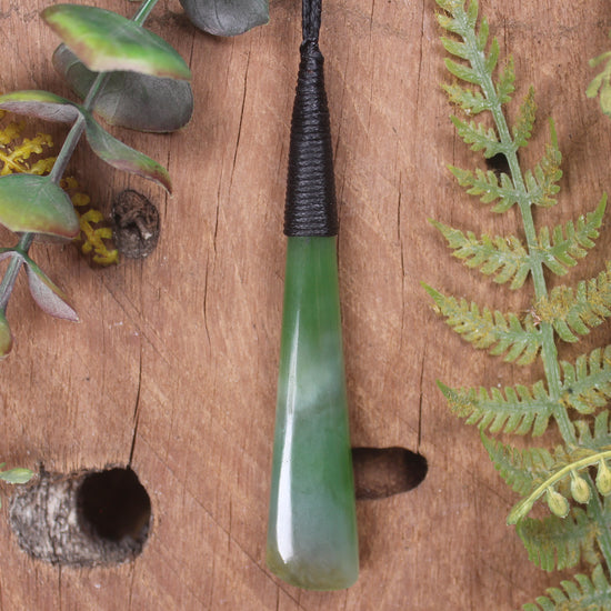 Hapopo Pounamu Toki - NZ Greenstone