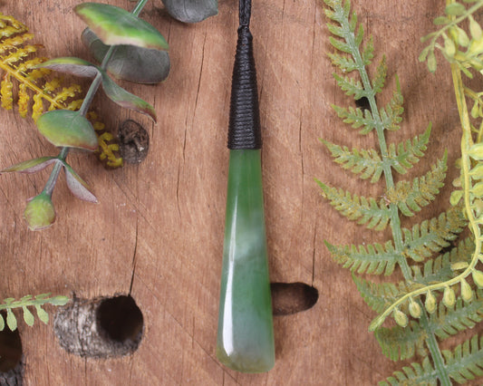 Hapopo Pounamu Toki - NZ Greenstone
