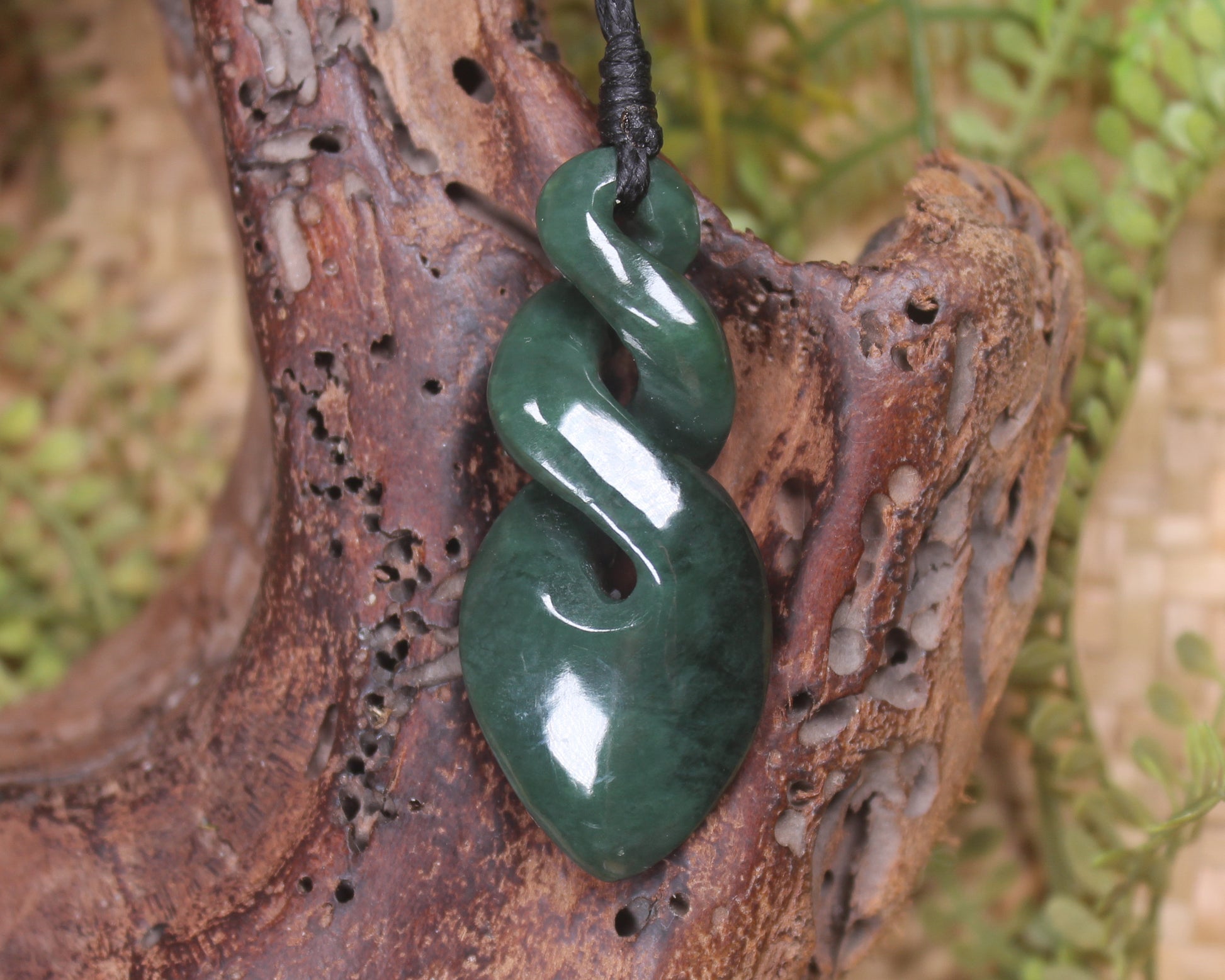 Twist carved from Kawakawa Pounamu - NZ Greenstone