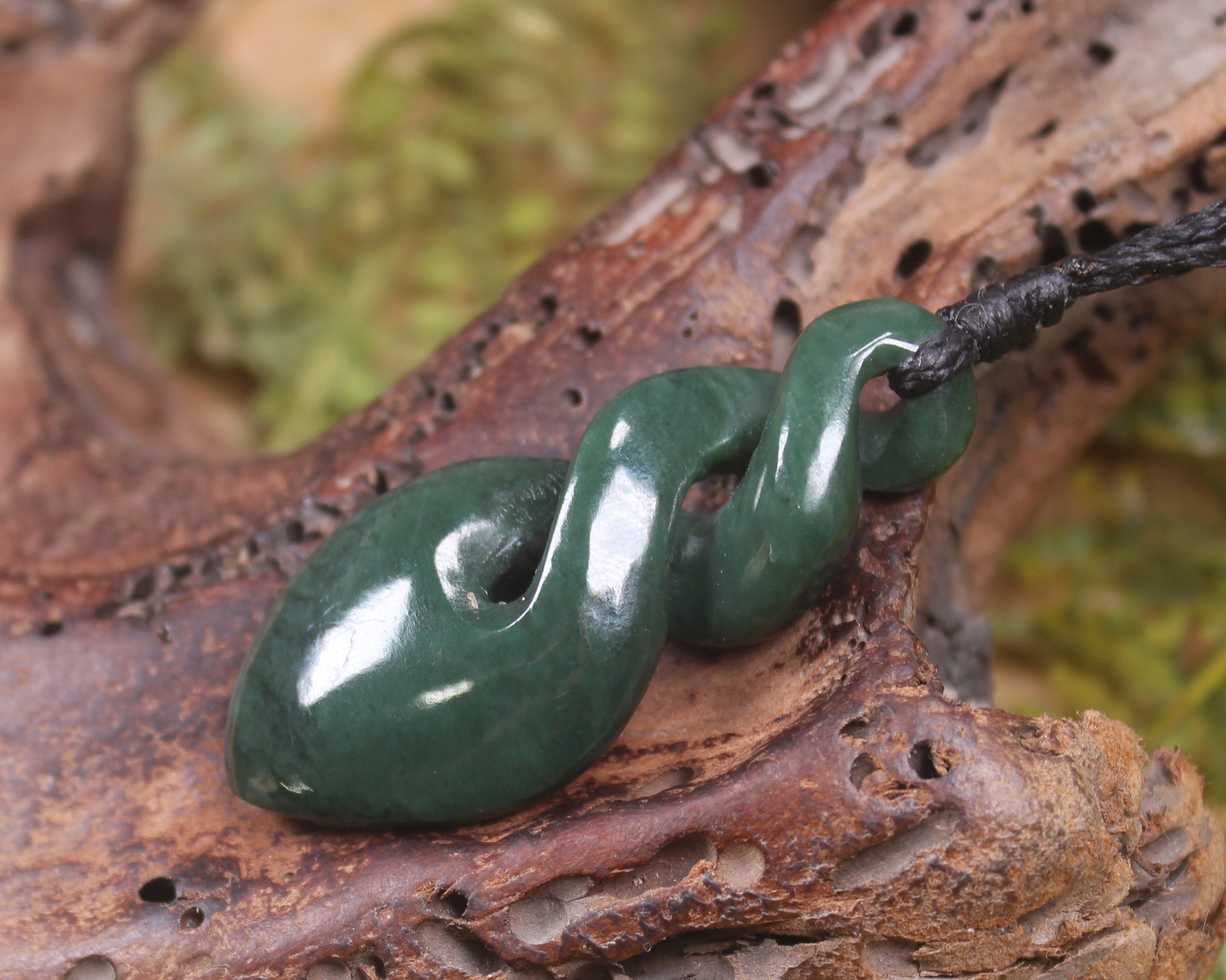 Twist carved from Kawakawa Pounamu - NZ Greenstone