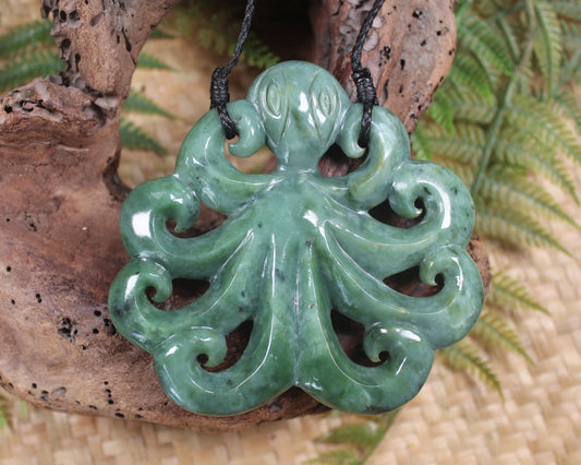 Te Wheke or Octopus Pendant carved from Inanga Pounamu - NZ Greenstone
