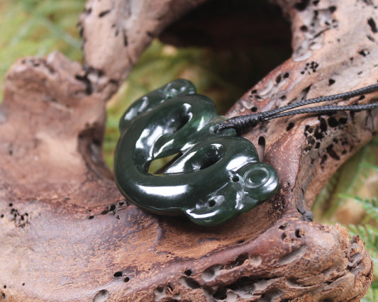 Pekapeka Pendant carved from Kawakawa Pounamu - NZ Greenstone