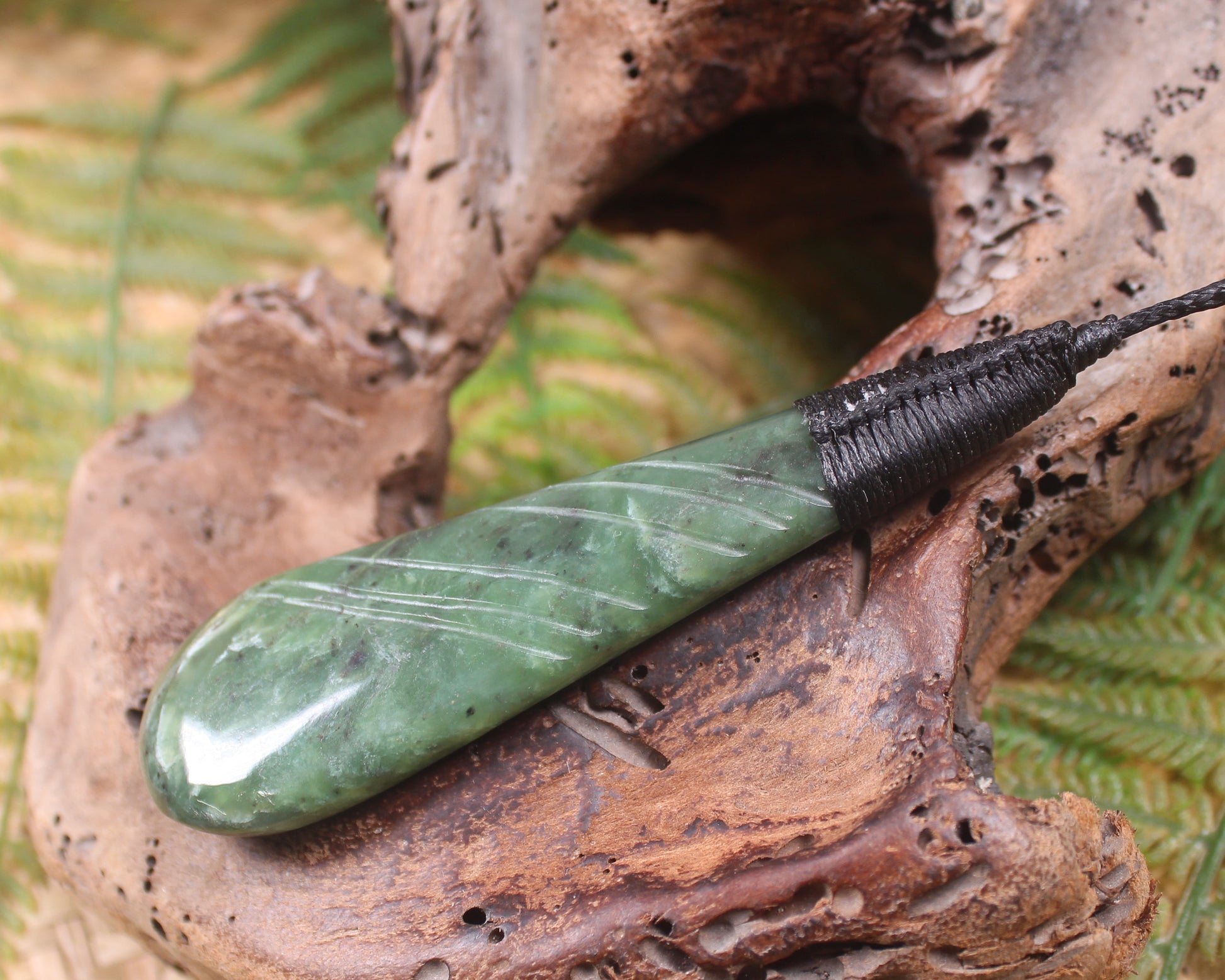 Roimata Teardrop carved from Hapopo Pounamu - NZ Greenstone