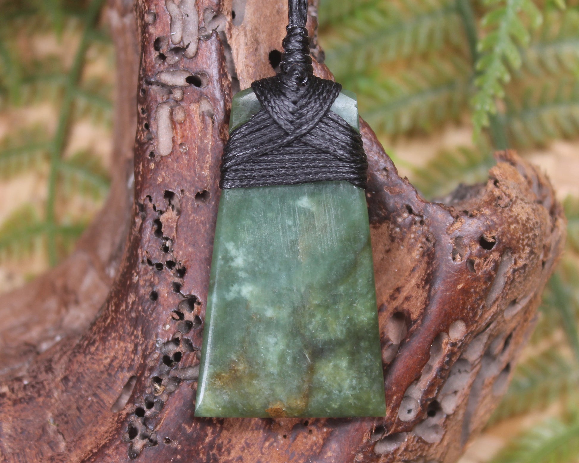 Hapopo Pounamu Toki - NZ Greenstone