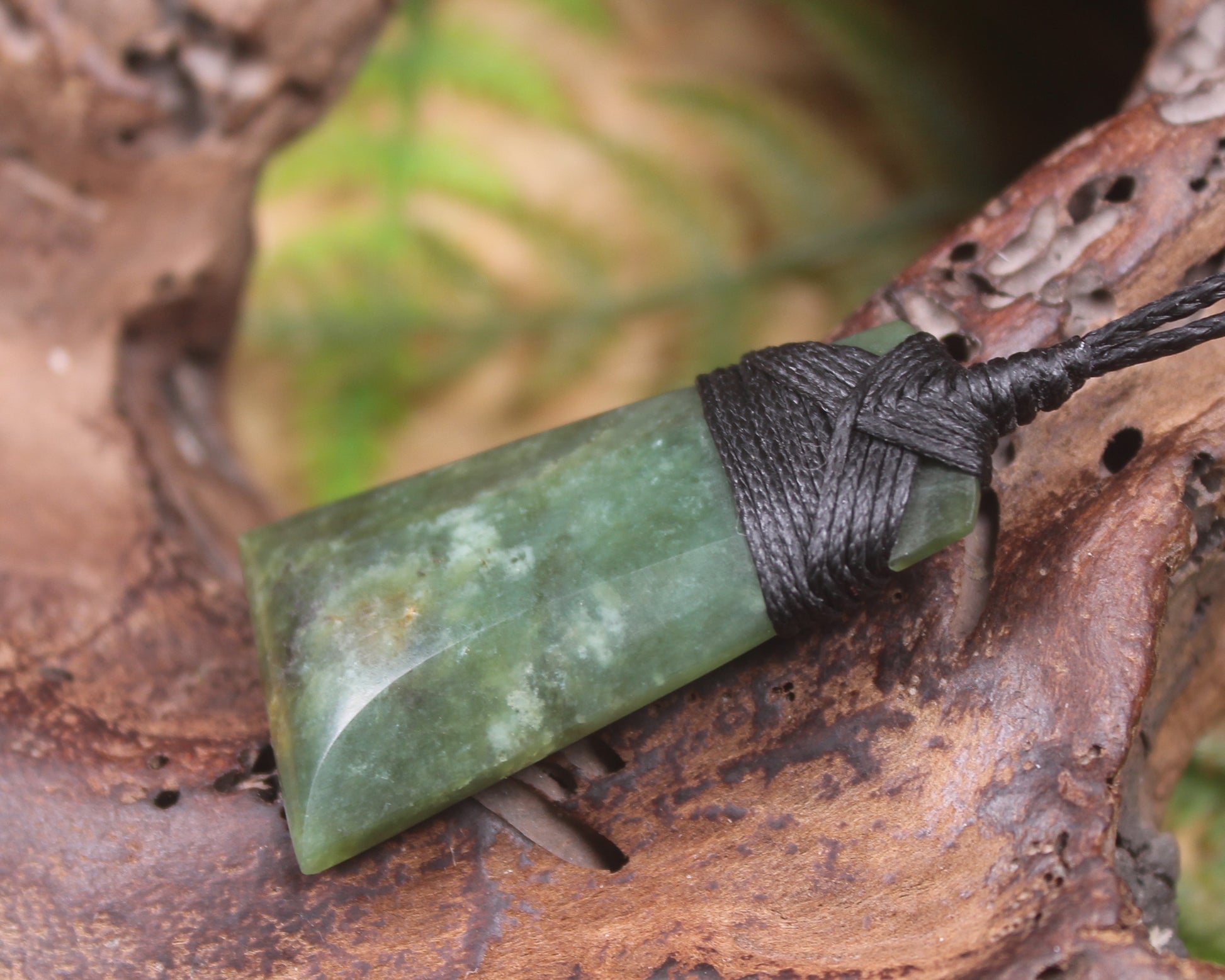 Hapopo Pounamu Toki - NZ Greenstone