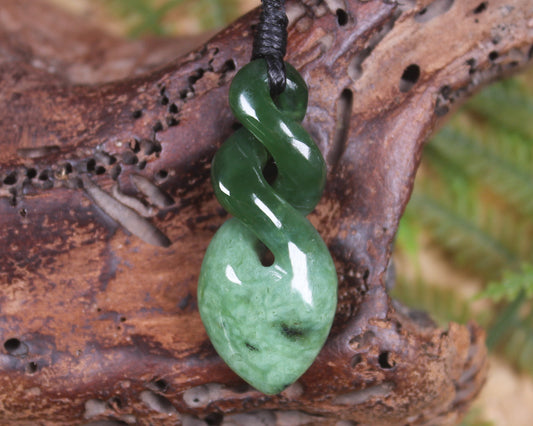 Twist carved from Kawakawa Pounamu - NZ Greenstone