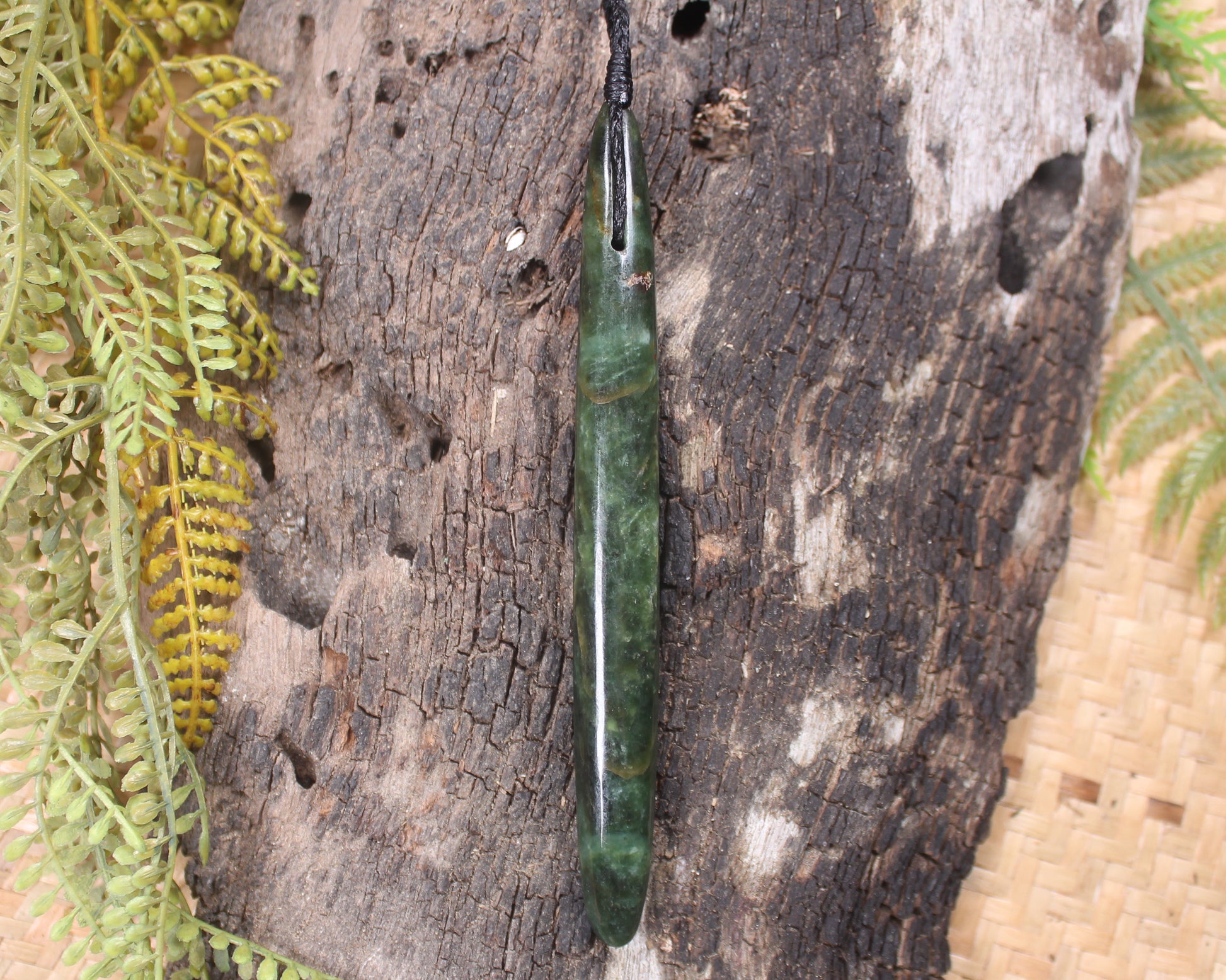 Roimata Teardrop carved from Hapopo Pounamu - NZ Greenstone