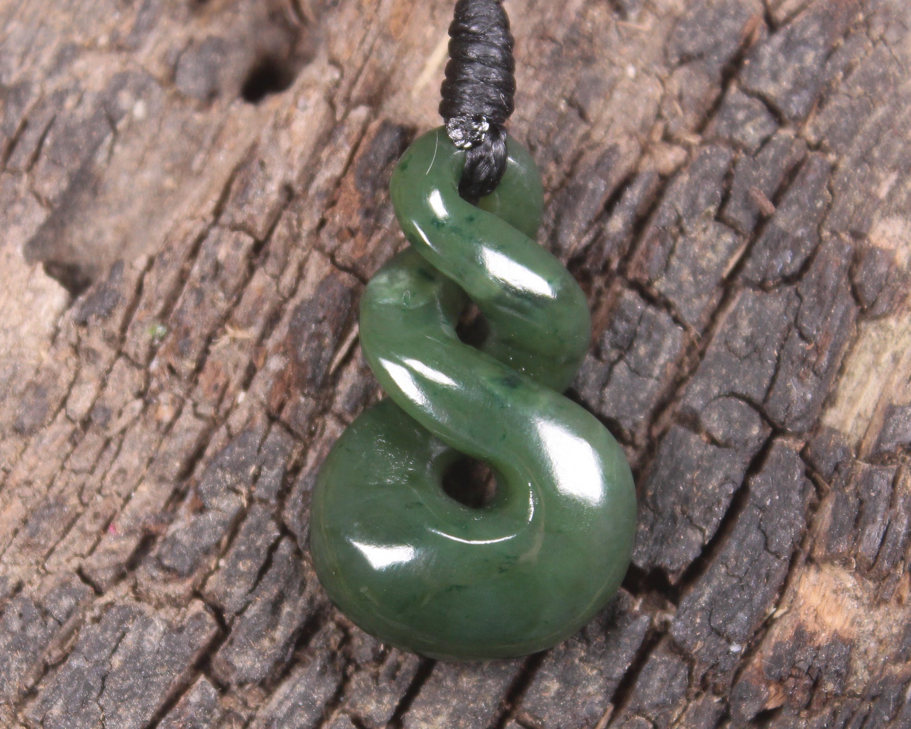 Twist carved from Kawakawa Pounamu - NZ Greenstone