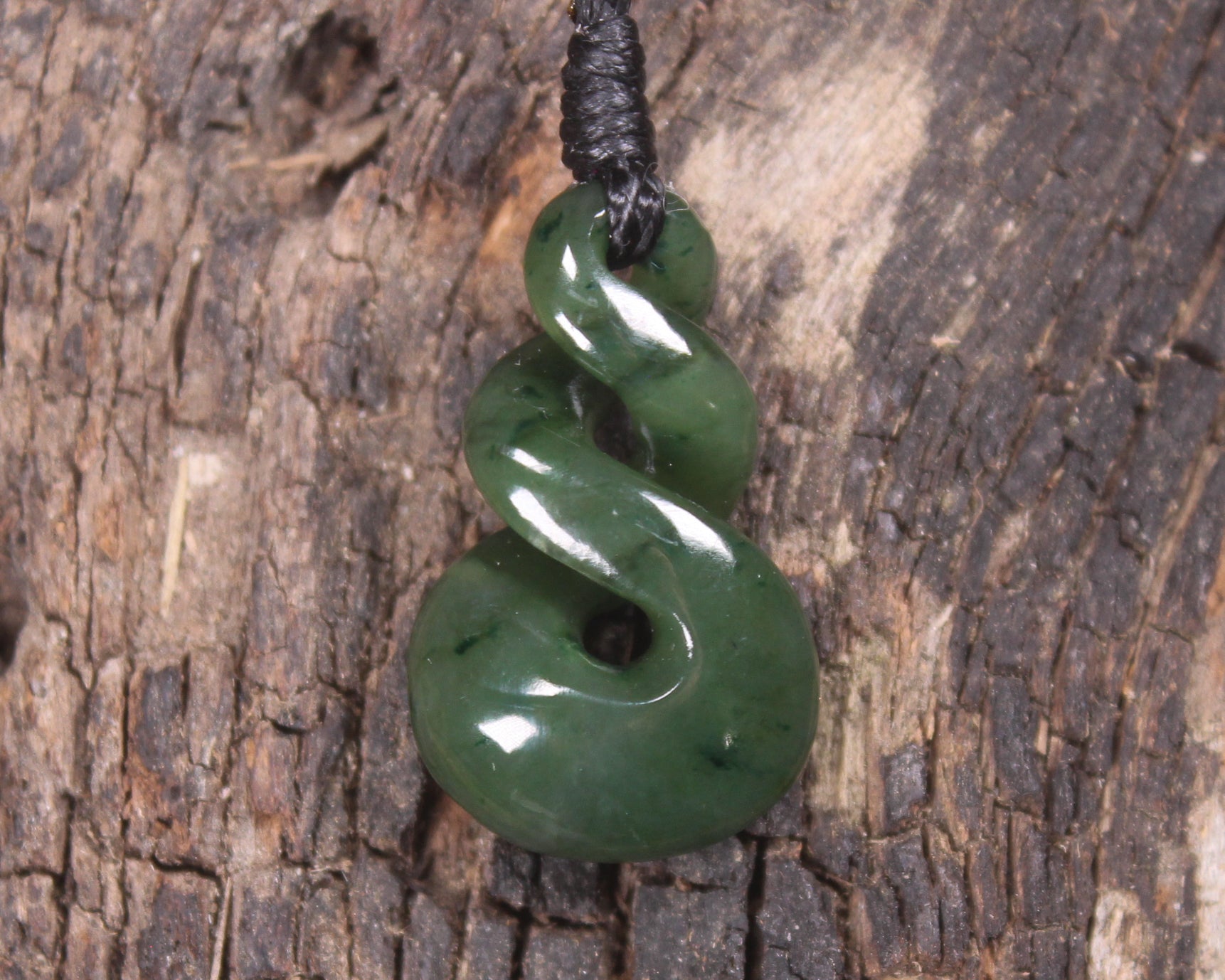 Twist carved from Kawakawa Pounamu - NZ Greenstone
