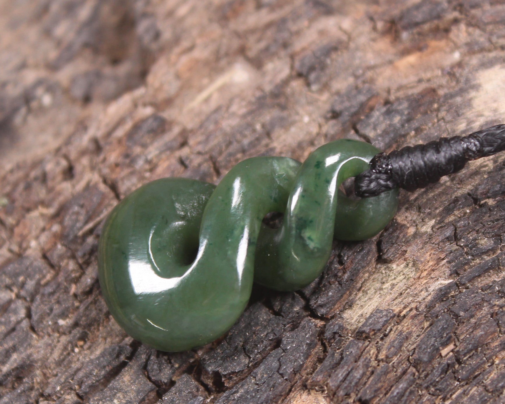 Twist carved from Kawakawa Pounamu - NZ Greenstone