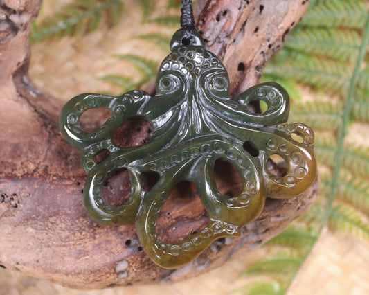 Te Wheke or Octopus Pendant carved from Totoweka Pounamu - NZ Greenstone
