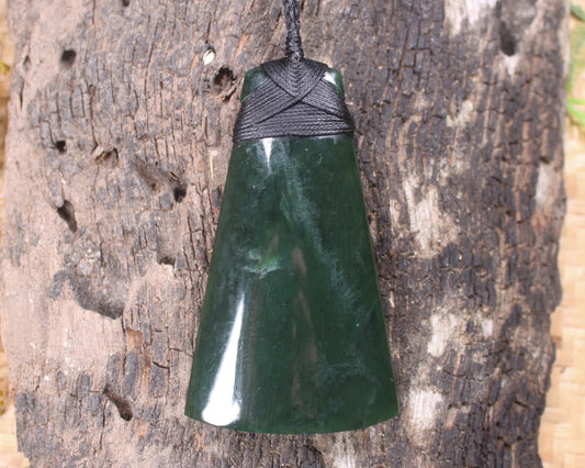 Kawakawa Pounamu Toki