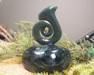 Freeform Pounamu Scultpure