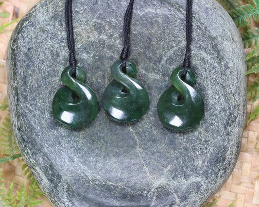 Twist or Pikorua Pendant carved from Rimu Pounamu - NZ Greenstone