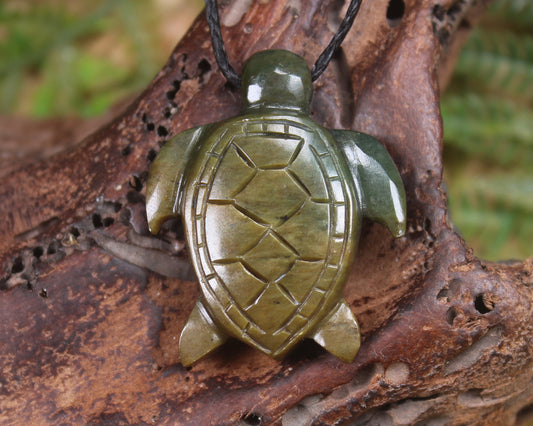 Turtle carved from Totoweka Pounamu - NZ Greenstone