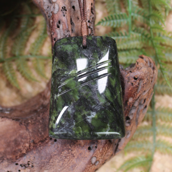 Toki or Adze carved from Douglas Creek - NZ Greenstone