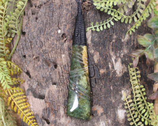 Flower Jade Pounamu Toki Pendant - NZ Greenstone
