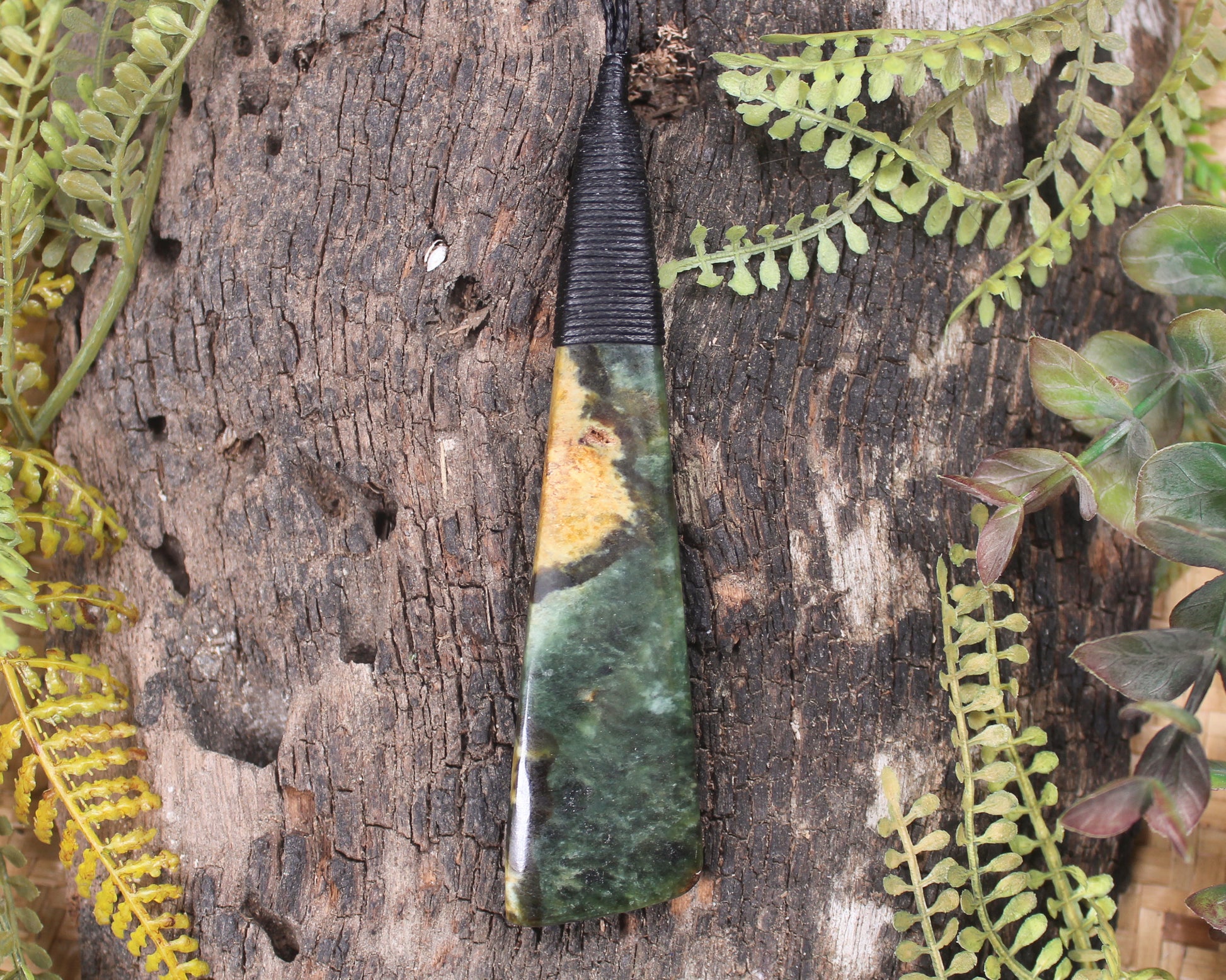Flower Jade Pounamu Toki Pendant - NZ Greenstone
