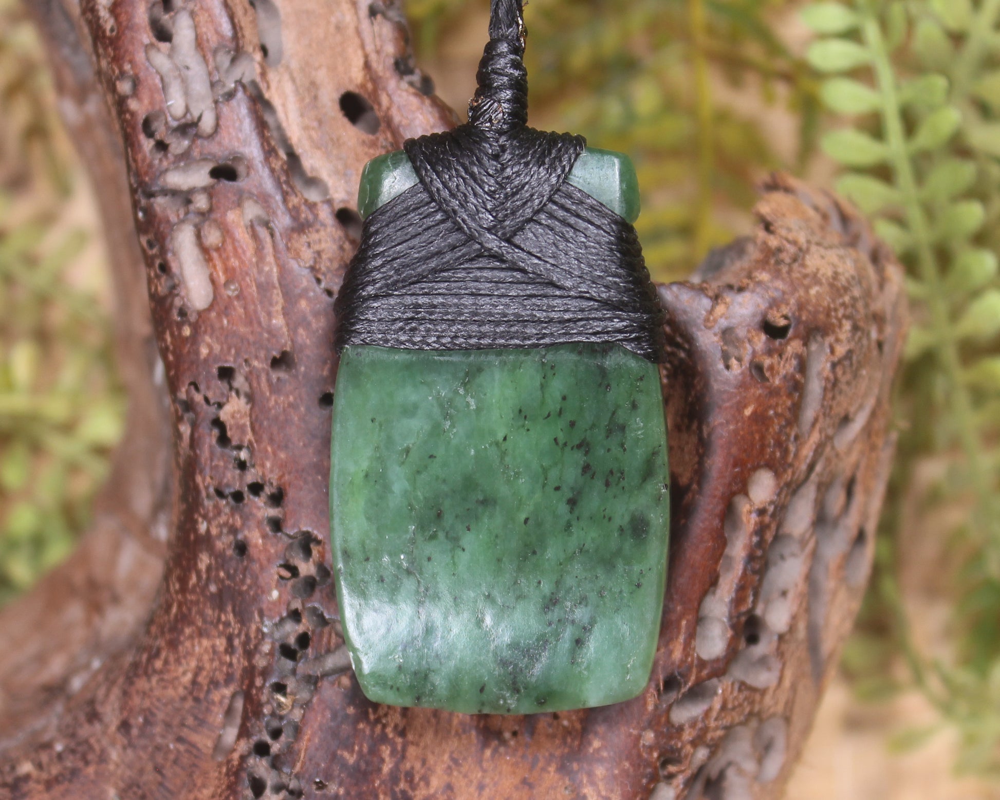 Hapopo Pounamu Toki - NZ Greenstone