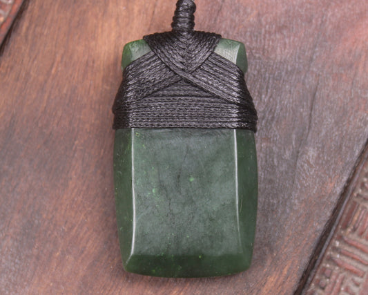 Kawakawa Pounamu Toki
