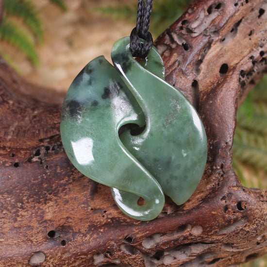 Twist or Pikorua carved from Inanga Pounamu - NZ Greenstone