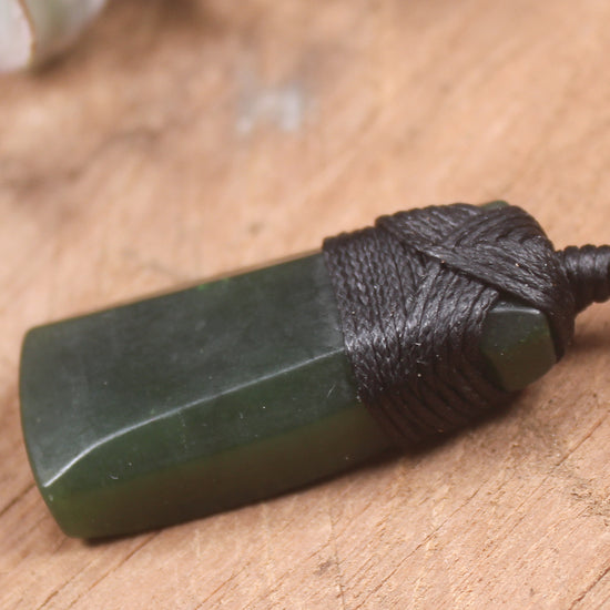 Kawakawa Pounamu Toki