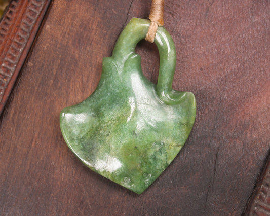 Stingray or Whai carved from Flower Jade Pounamu - NZ Greenstone