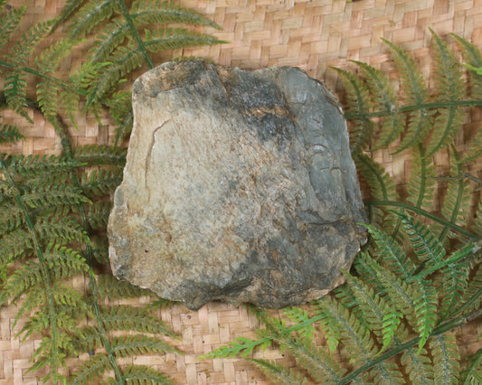 Freeform Touchstone Pounamu Sculpture - Inanga Pounamu - NZ Greenstone