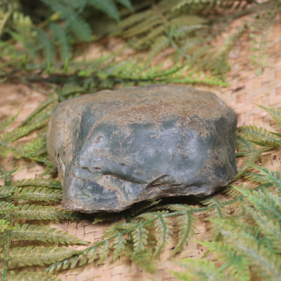 Freeform Touchstone Pounamu Sculpture - Inanga Pounamu - NZ Greenstone