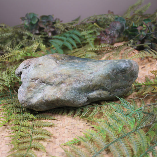 Freeform Touchstone Pounamu Sculpture - Inanga Pounamu - NZ Greenstone