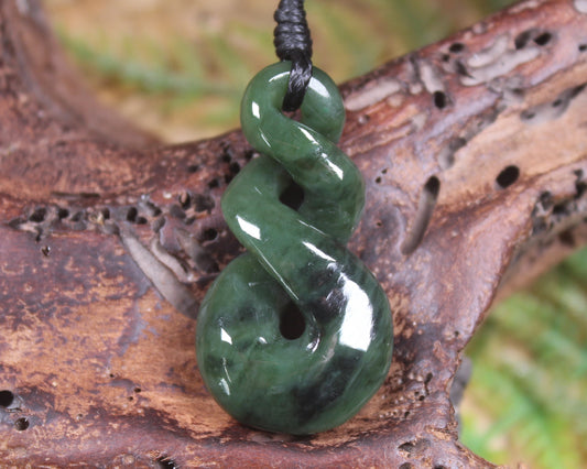 Twist carved from Kawakawa Pounamu - NZ Greenstone