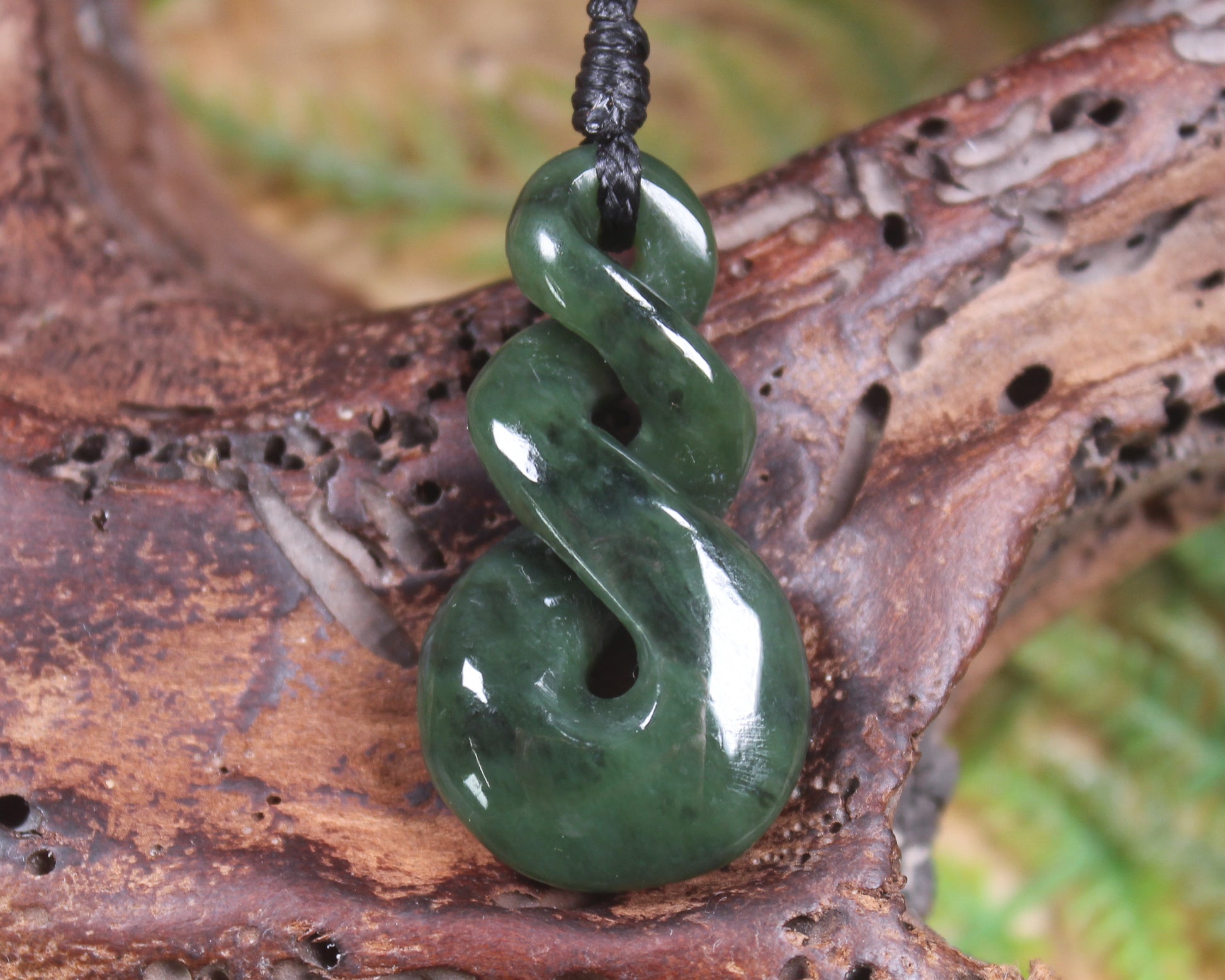 Twist carved from Kawakawa Pounamu - NZ Greenstone