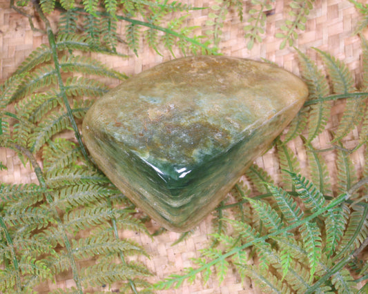 Freeform Pounamu Sculpture - Flower Jade Pounamu - NZ Greenstone