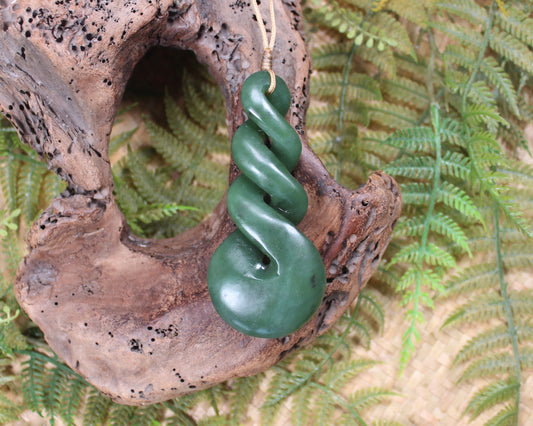 Twist or Pikorua carved from Hapopo Pounamu - NZ Greenstone