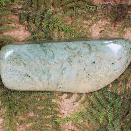 Freeform Pounamu Sculpture - Flower Jade Pounamu - NZ Greenstone