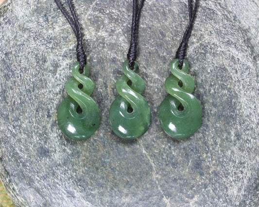 Twist or Pikorua Pendant carved from Hapopo Pounamu - NZ Greenstone