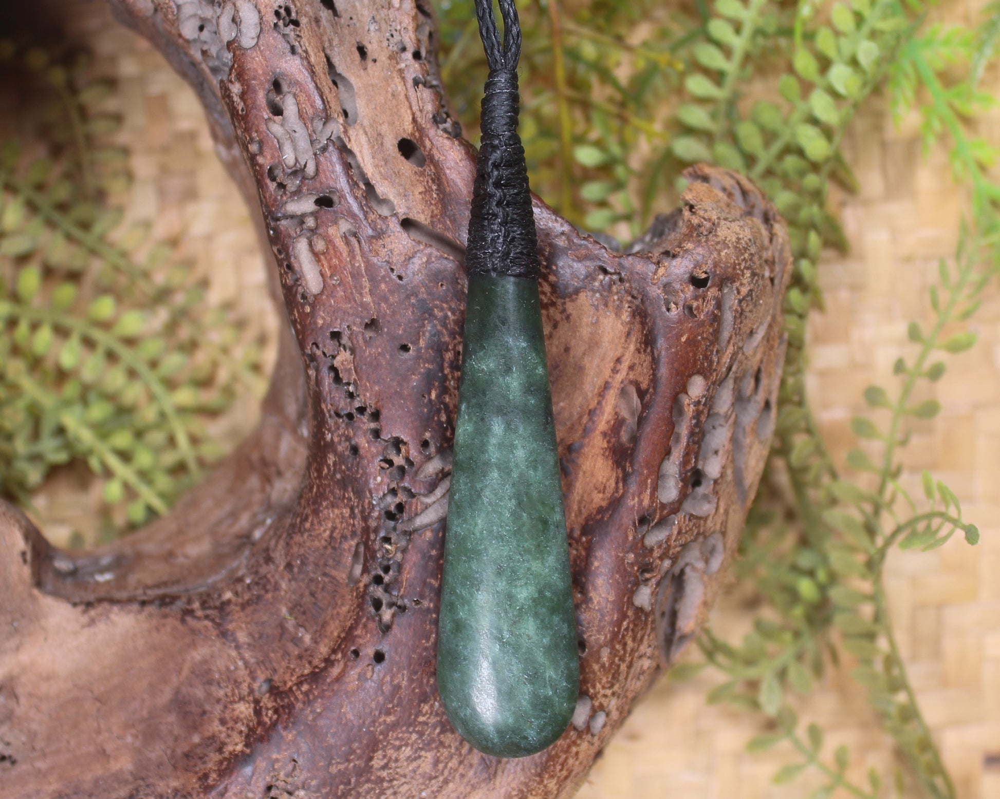 Kawakawa Pounamu Roimata Pendant - NZ Greenstone
