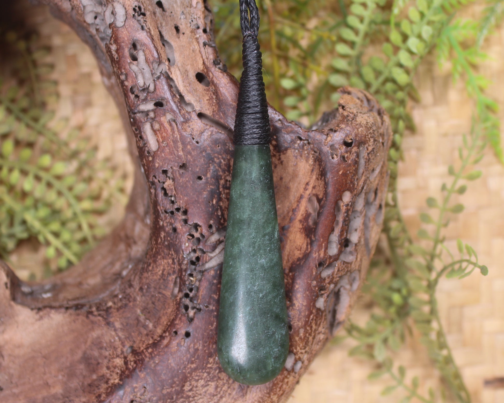 Kawakawa Pounamu Roimata Pendant - NZ Greenstone