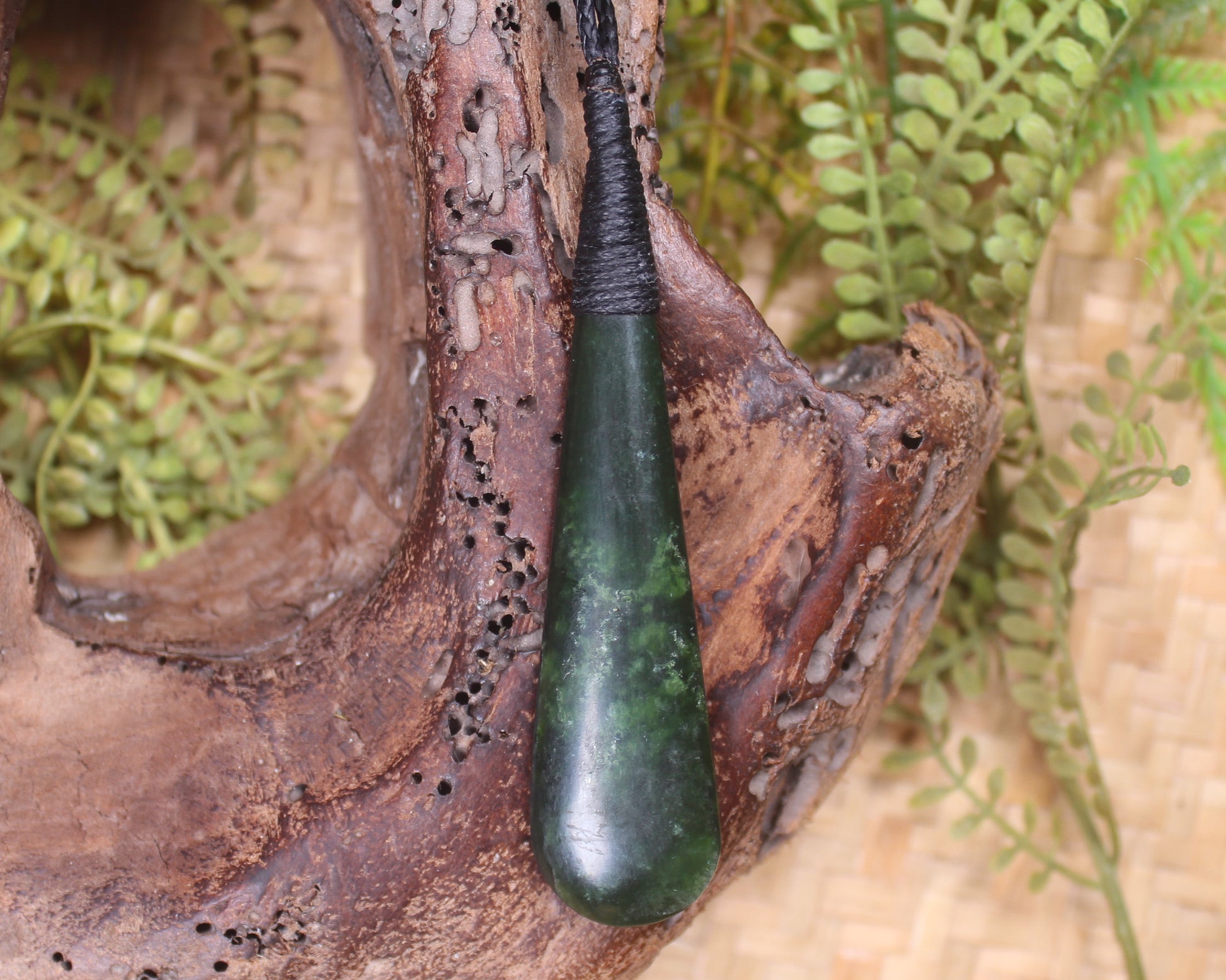 Kawakawa Pounamu Roimata Pendant - NZ Greenstone
