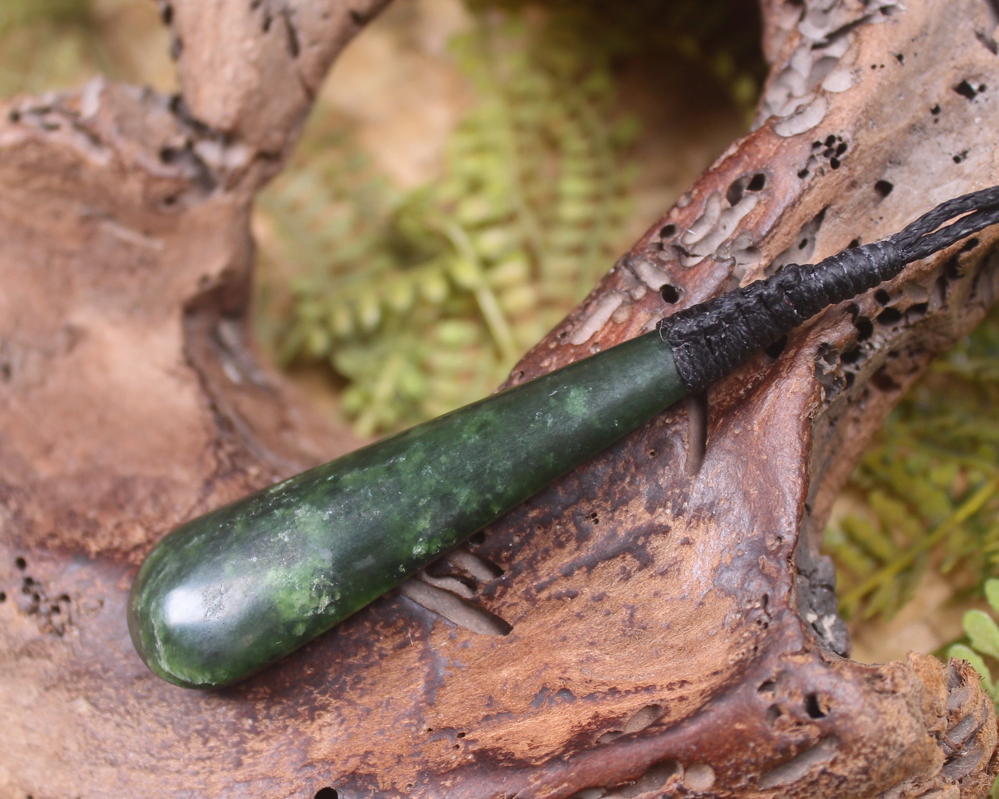 Kawakawa Pounamu Roimata Pendant - NZ Greenstone